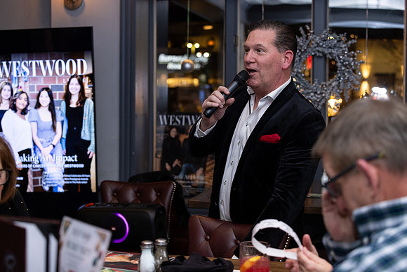 CR8A6235